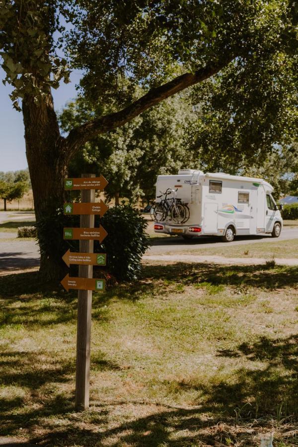 Camping Onlycamp Tours Val De Loire Saint-Avertin Exterior foto